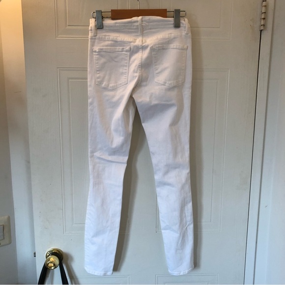 FRAME - Le Skinny de Jeanne Ripped Jeans • White - Picture 11 of 15